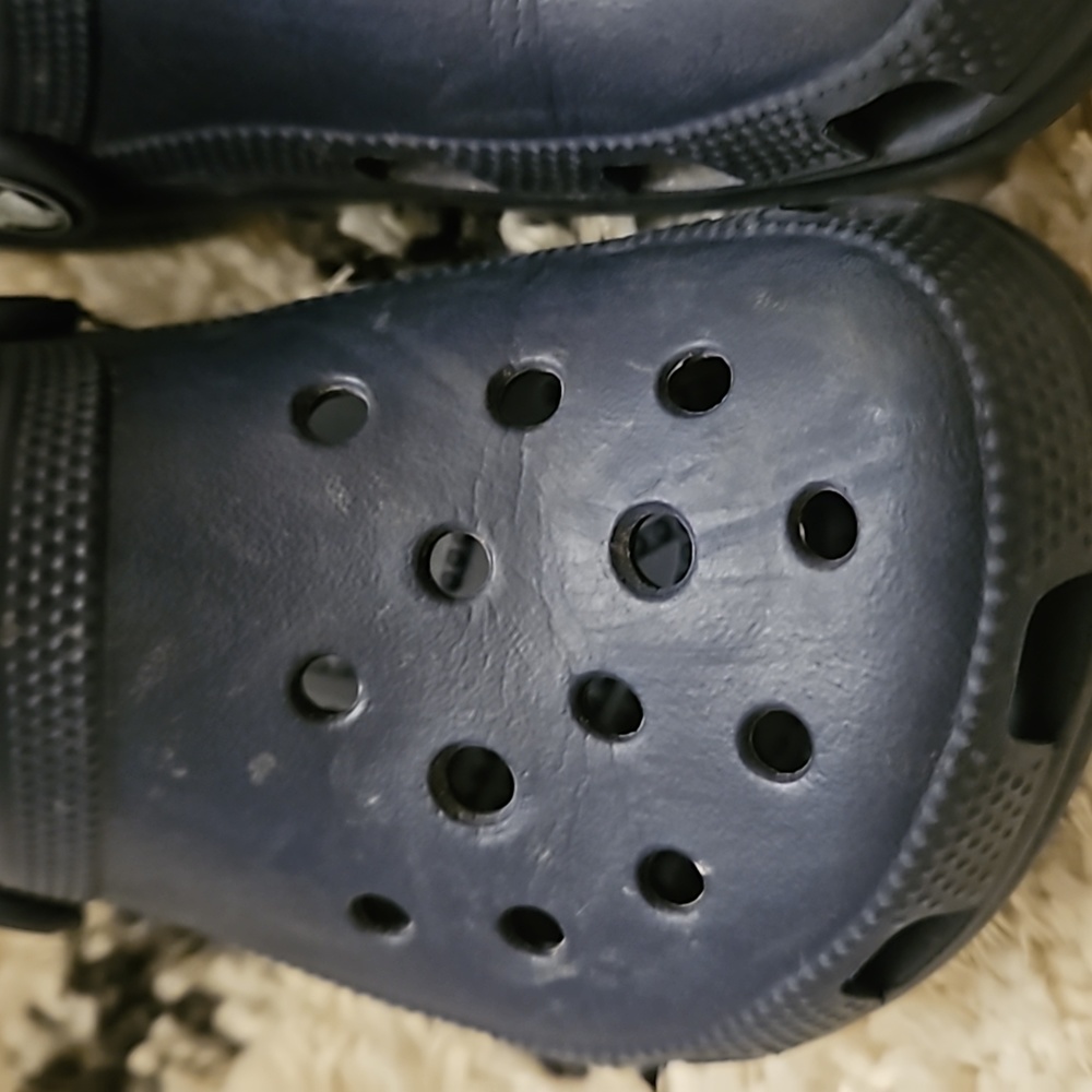 Crocs - Picture 2 of 7